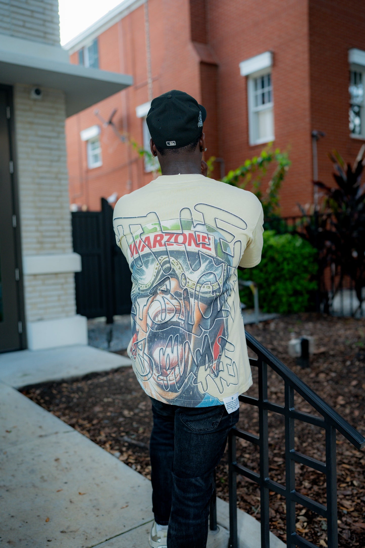 VISION IS PURE GRAPHIC TEE